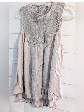 Nwot Aritzia Wilfred Embroidered Silk Detail Flowy Tank Blouse  Size Medium